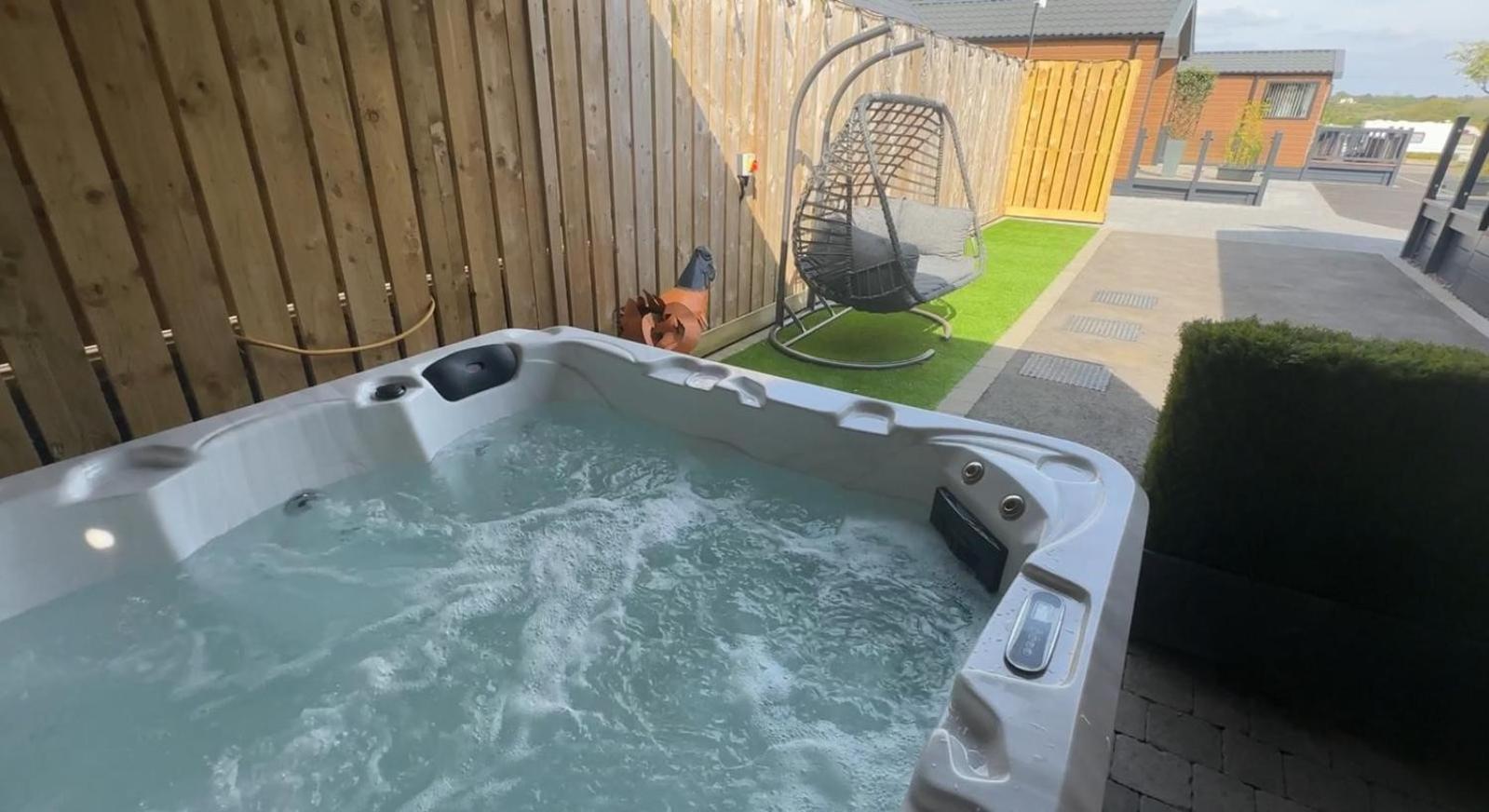 The Pods At Haulfryn Caravan Park Whitford Bagian luar foto